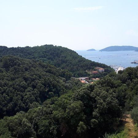 Casa Vacanze P&G. Colline, Mare, Relax ลาสเปเซีย ภายนอก รูปภาพ